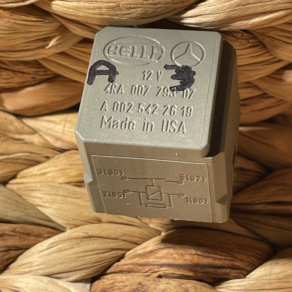 🟡MERCEDES 4 PIN GREY RELAY TYCO V23134-J52-X361 12V A 0025422619